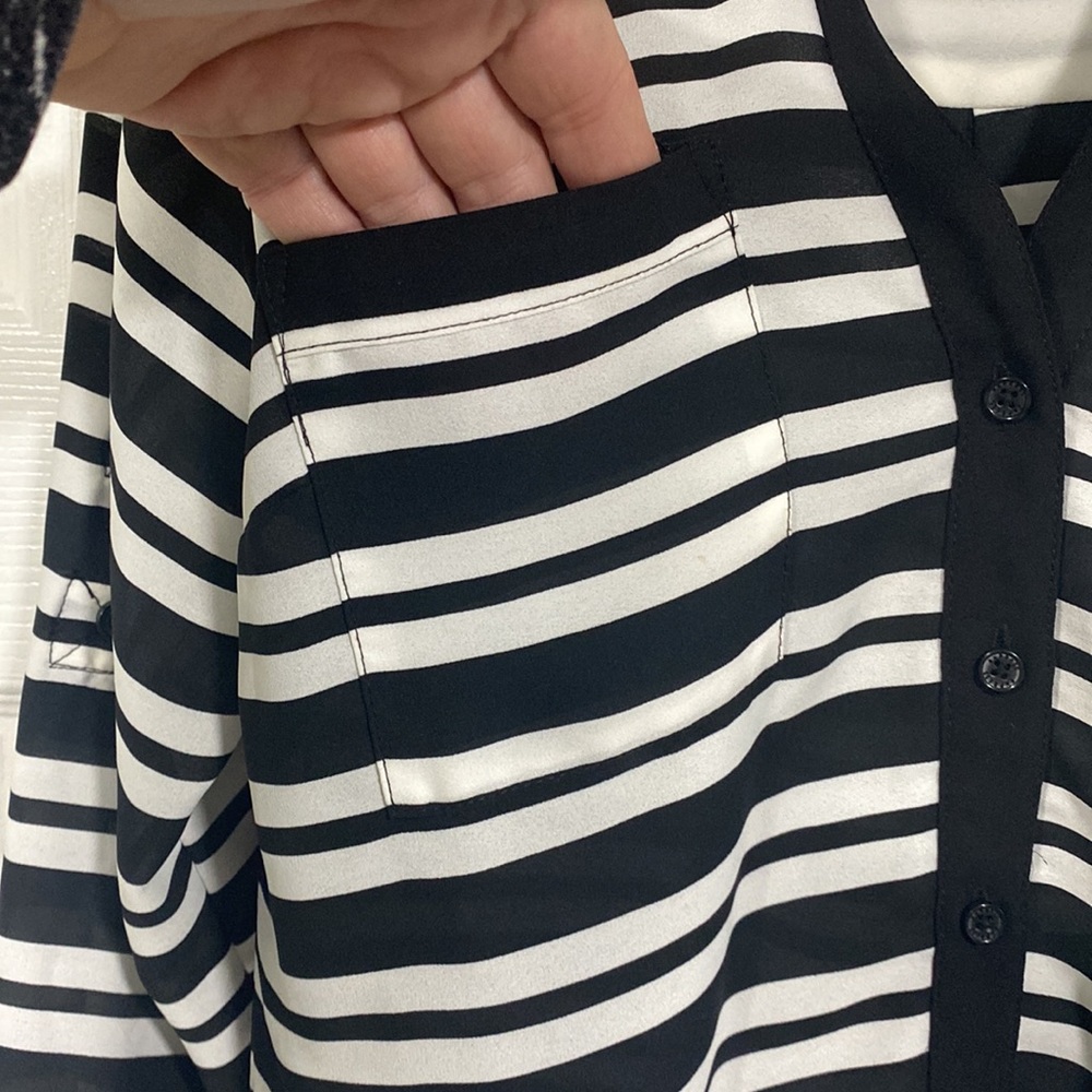 Blouses - Picture 4 of 5